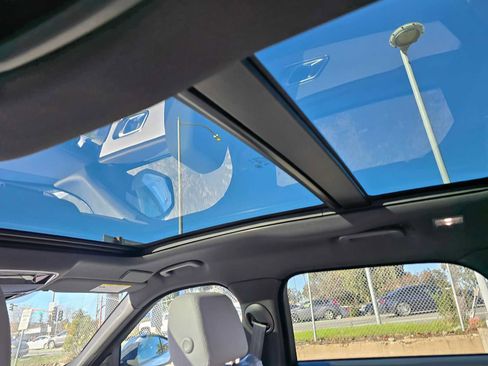 New 2026 Land Rover Range Rover Velar Dynamic SE image 21