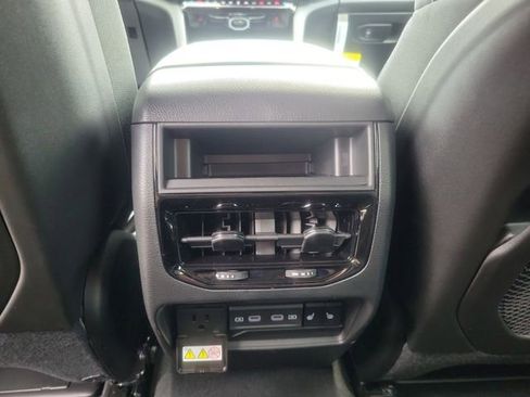 New 2026 Jeep Grand Cherokee Limited RWD image 10