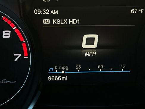 Used 2023 Alfa Romeo Stelvio Veloce image 17