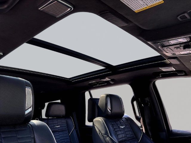 Used 2021 Cadillac Escalade Sport Platinum AWD/4WD image 29