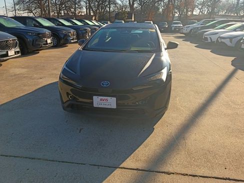 Used 2024 Toyota Prius LE image 5