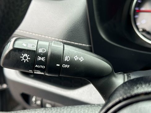 Used 2020 Toyota RAV4 XLE image 27