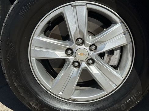 Used 2021 Chevrolet Trax LT w/ LT Convenience Package image 11