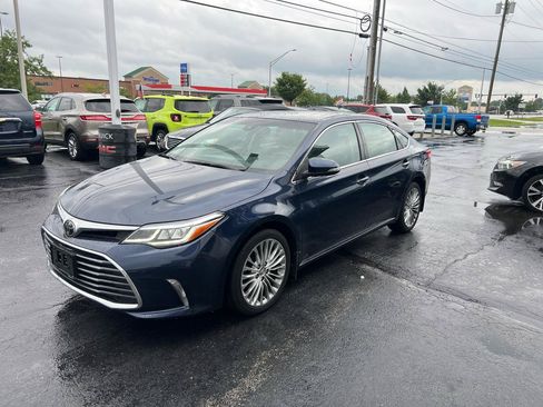 Used 2016 Toyota Avalon Limited FWD image 2