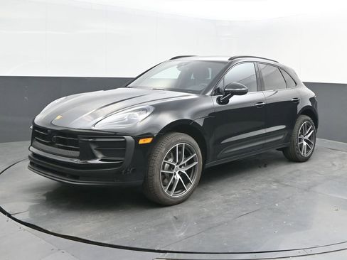 New 2026 Porsche Macan image 1