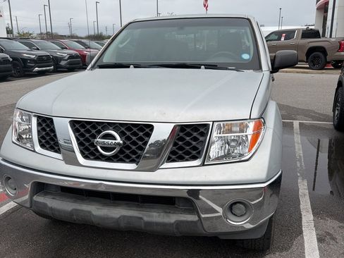 Used 2007 Nissan Frontier XE w/ Preferred Pkg image 3