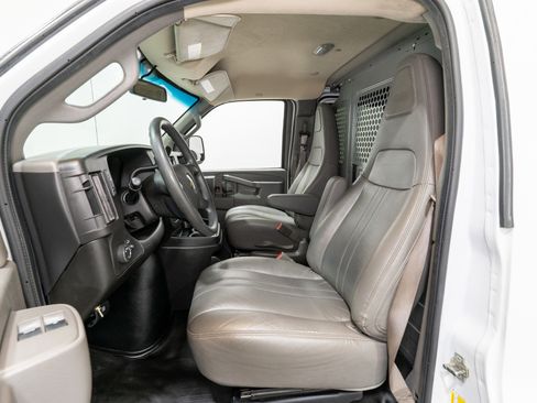 Used 2020 Chevrolet Express 2500 w/ Driver Convenience Package RWD image 17