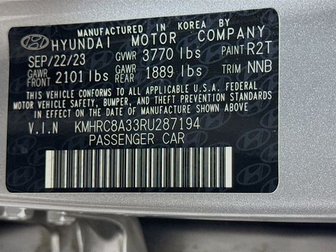 Used 2024 Hyundai Venue SEL image 35