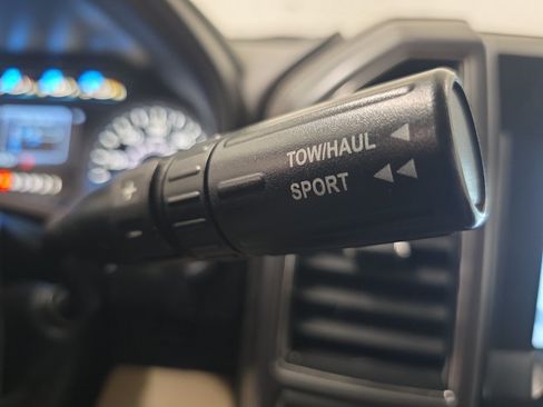 Used 2017 Ford F150 XLT w/ Equipment Group 302A Luxury AWD/4WD image 30