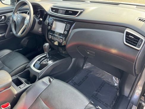 Used 2016 Nissan Rogue SL w/ SL Premium Package image 5