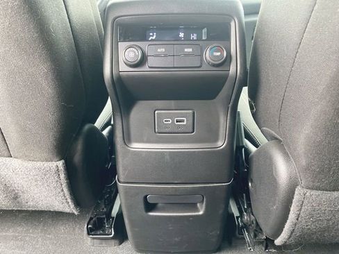 Used 2023 GMC Acadia SLE image 20