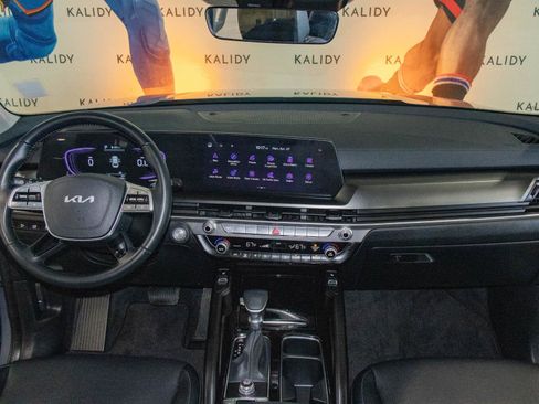 Used 2025 Kia Telluride S FWD image 3