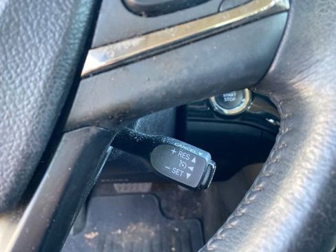 Used 2015 Toyota Avalon XLE image 23