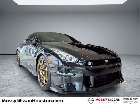 Certified 2024 Nissan GT-R w/ Floor Mat Package AWD/4WD image 4