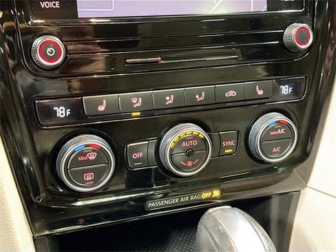 Used 2020 Volkswagen Passat 2.0T SEL image 18