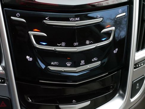 Used 2015 Cadillac SRX Luxury image 23