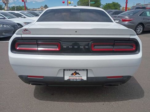 Used 2019 Dodge Challenger R/T RWD image 5