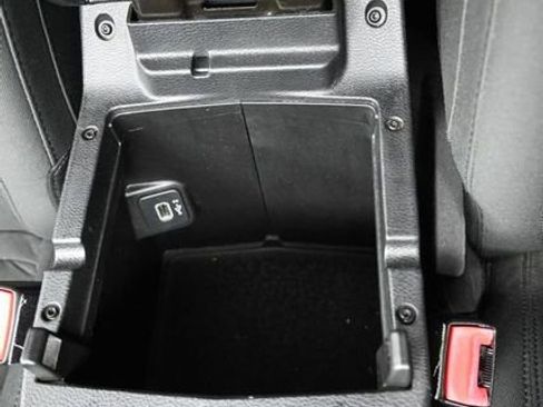 Used 2018 Jeep Wrangler Unlimited Sport S image 26