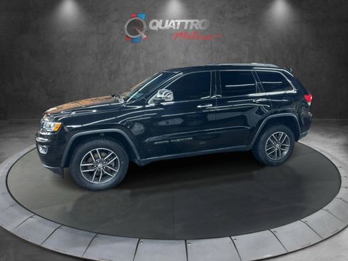 Used 2018 Jeep Grand Cherokee Limited image 2