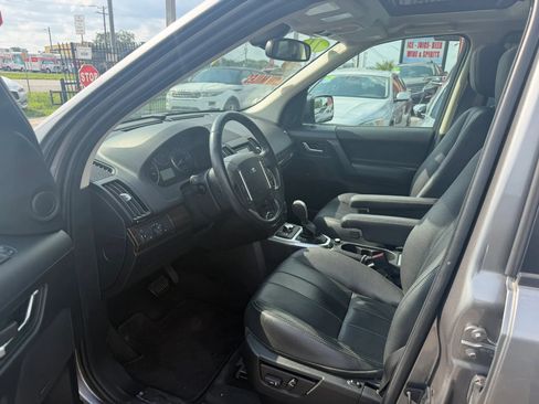 Used 2011 Land Rover LR2 HSE AWD/4WD image 8