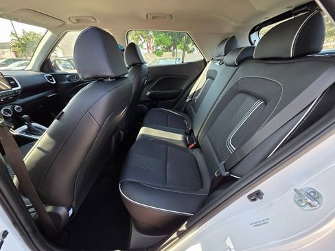 New 2025 Hyundai Venue Limited image 17