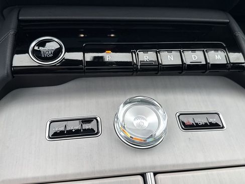 Used 2025 Lincoln Navigator L Reserve w/ Jet Appearance Package image 32