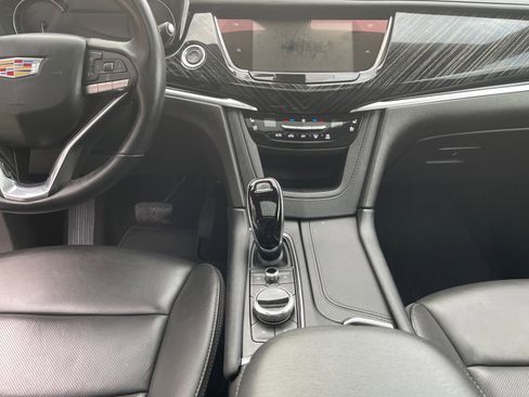 Certified 2025 Cadillac XT6 Premium Luxury image 12