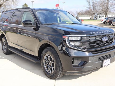 Used 2025 Ford Expedition Max Active image 4