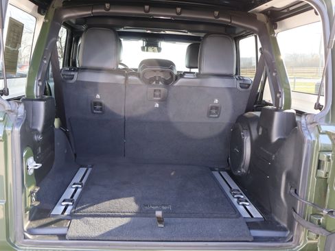 Used 2021 Jeep Wrangler Unlimited Sahara image 23