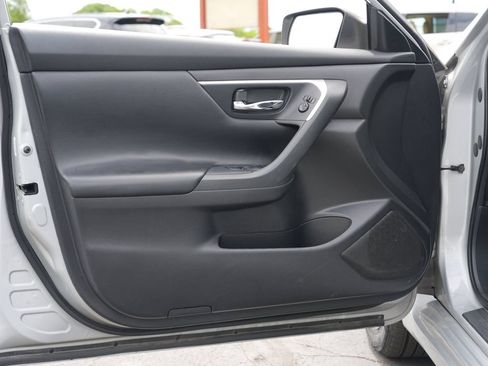 Used 2017 Nissan Altima 2.5 S w/ Power Driver Seat Package FWD image 14