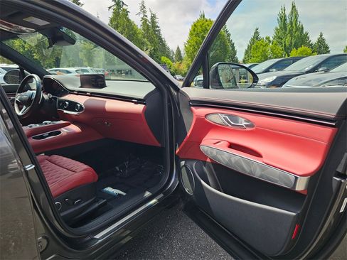 Used 2025 Genesis GV70 3.5T Sport w/ Sport Advanced Package image 12