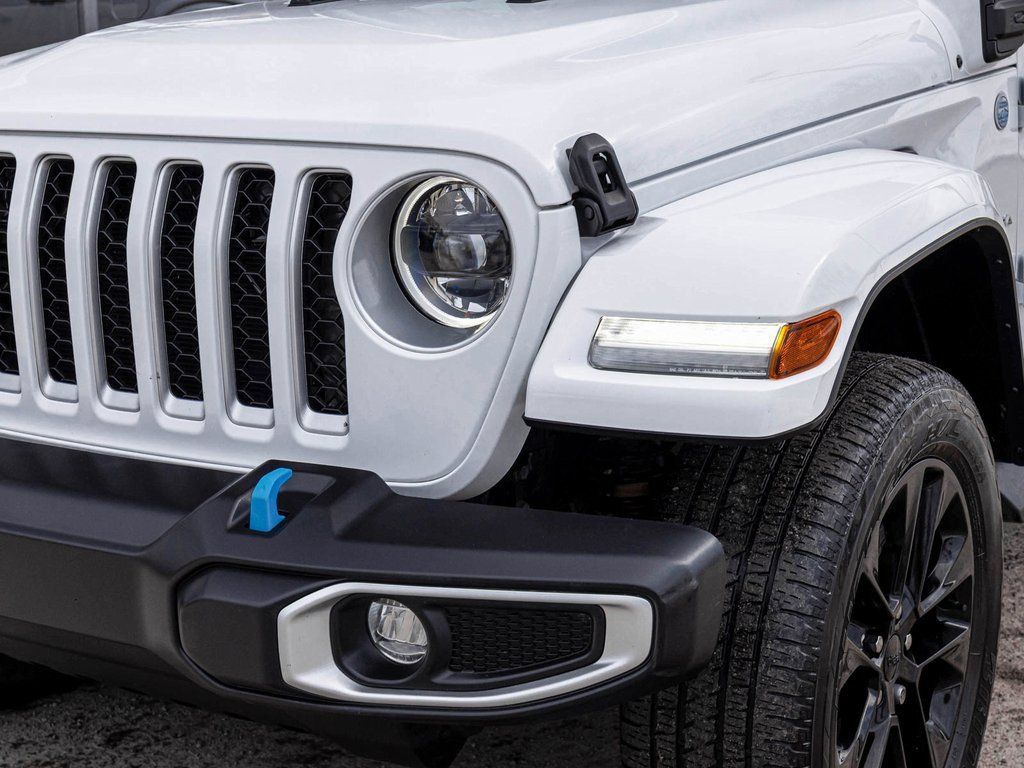 Used 2023 Jeep Wrangler Unlimited Sahara w/ Cold Weather Group AWD/4WD image 36