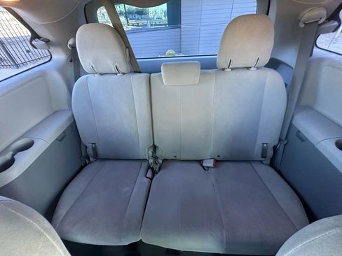 Used 2013 Toyota Sienna L image 16