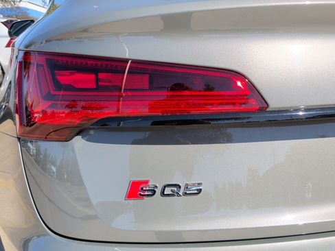Used 2023 Audi SQ5 Prestige w/ Prestige Package image 9