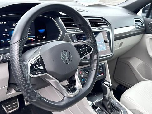 Used 2022 Volkswagen Tiguan SE R-Line image 15