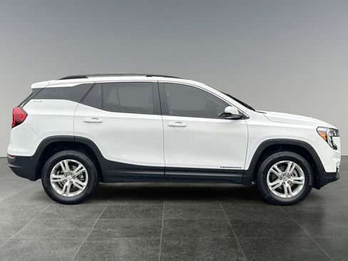 Used 2022 GMC Terrain SLE w/ Driver Convenience Package AWD/4WD image 8