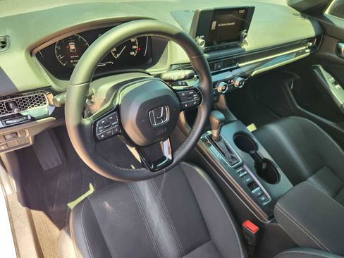Used 2024 Honda Civic Sport image 2