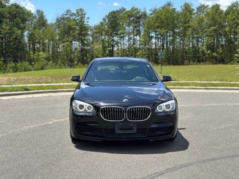 Used 2015 BMW 740Li xDrive image 2