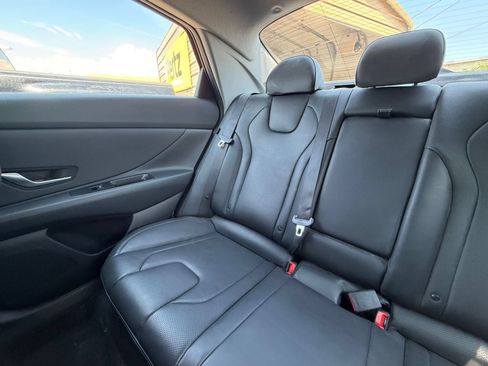 Used 2025 Hyundai Elantra Limited FWD image 40