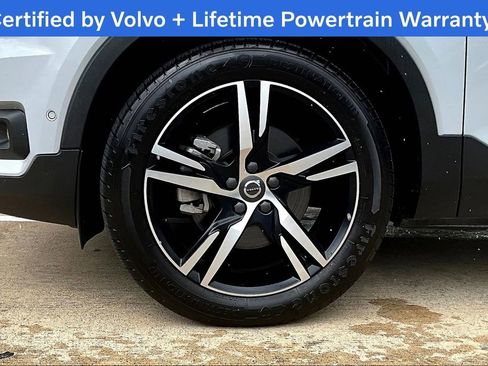 Used 2022 Volvo XC40 T5 R-Design image 11