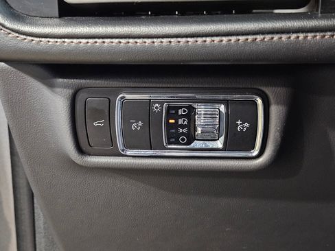Used 2024 Lincoln Aviator Reserve AWD/4WD image 26