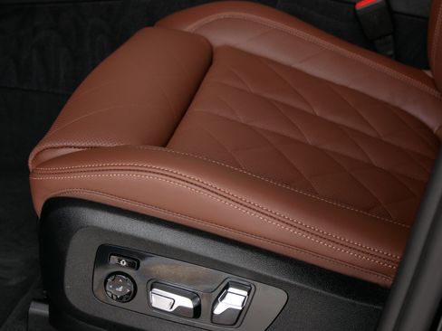 Used 2026 BMW X5 xDrive40i w/ M Sport Package AWD/4WD image 28