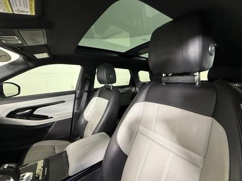 Certified 2020 Land Rover Range Rover Evoque R-Dynamic S AWD/4WD image 16