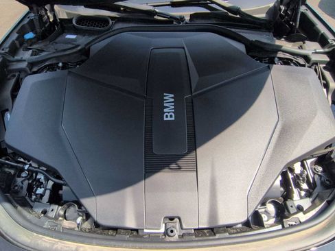 Used 2026 BMW i7 xDrive60 RWD image 15