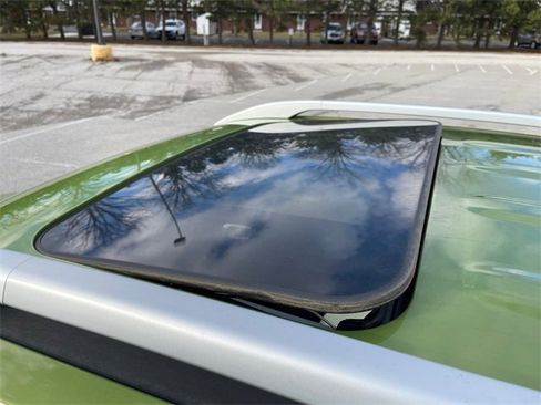 Used 2023 Hyundai Venue SEL w/ Cargo Package image 18