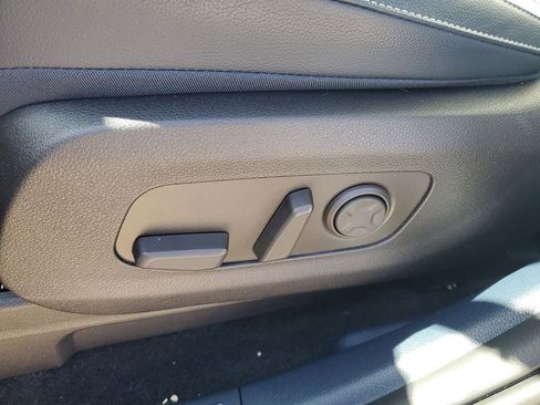 Used 2025 Kia Carnival SX Prestige image 7