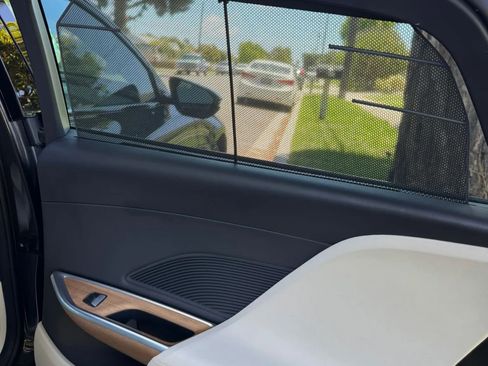 Used 2024 Lucid Air Touring AWD/4WD image 23