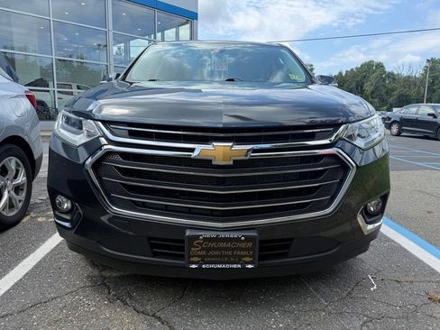Used 2021 Chevrolet Traverse LT AWD/4WD image 3