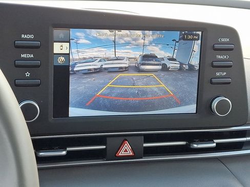 Certified 2025 Hyundai Elantra Sport image 17