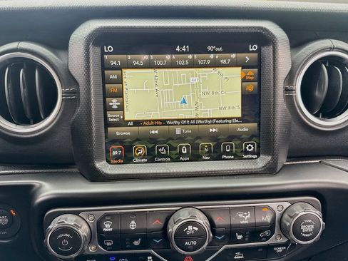 Used 2023 Jeep Wrangler Unlimited Sahara w/ Cold Weather Group AWD/4WD image 16